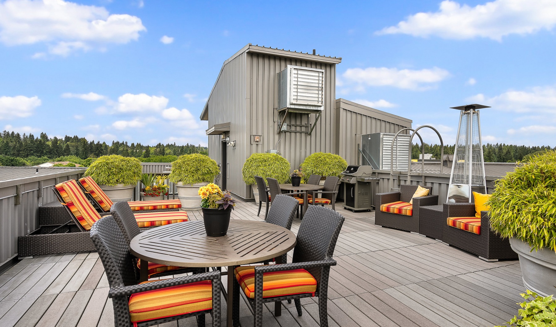 Rooftop Deck with Heaters Rooftop Deck with Heaters